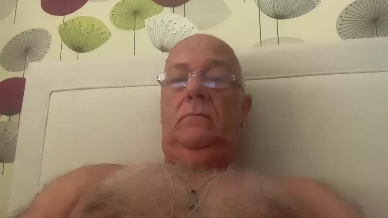 The_helmet7 on Cam4 