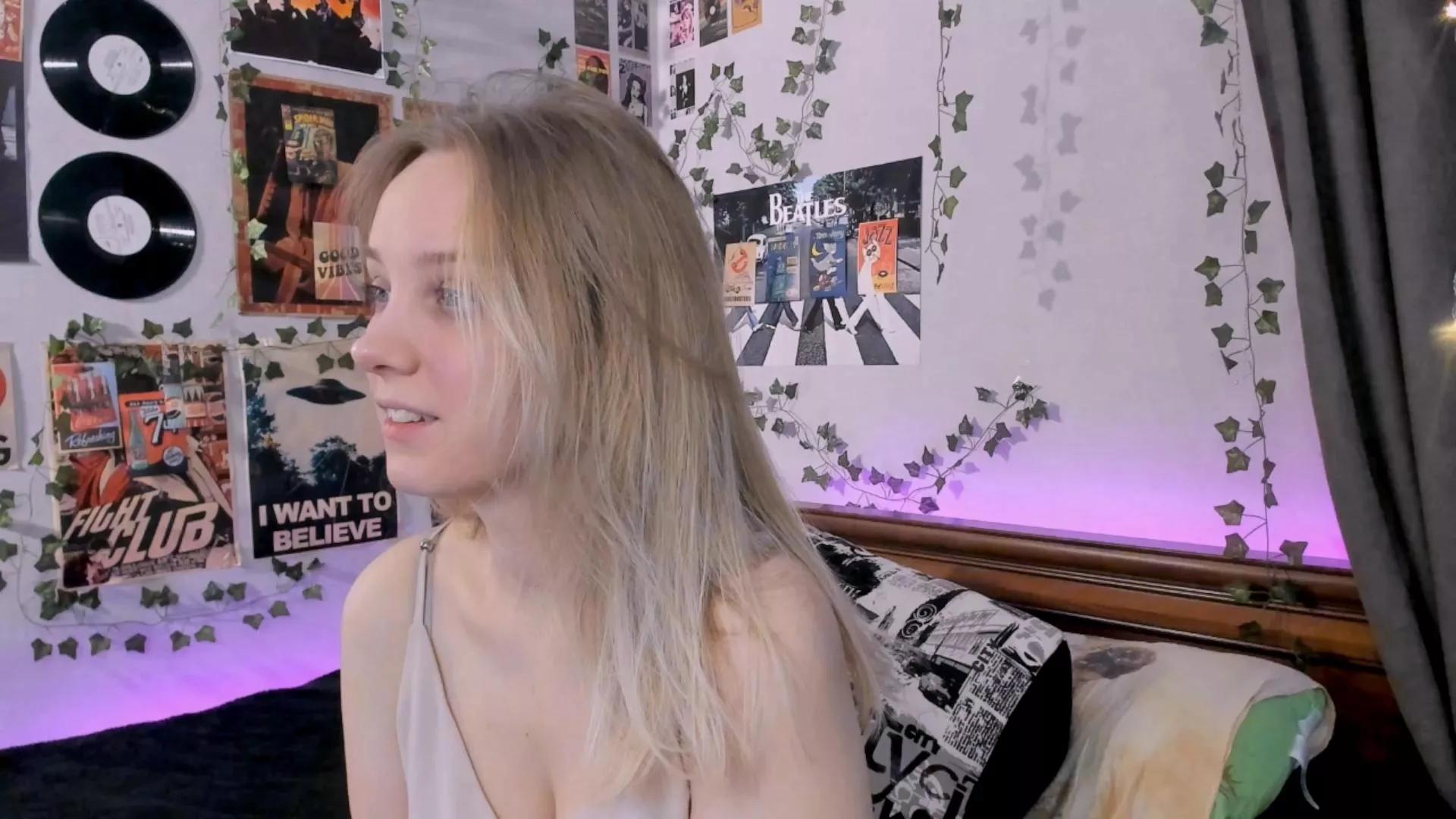 TheaGornall on Cam4 