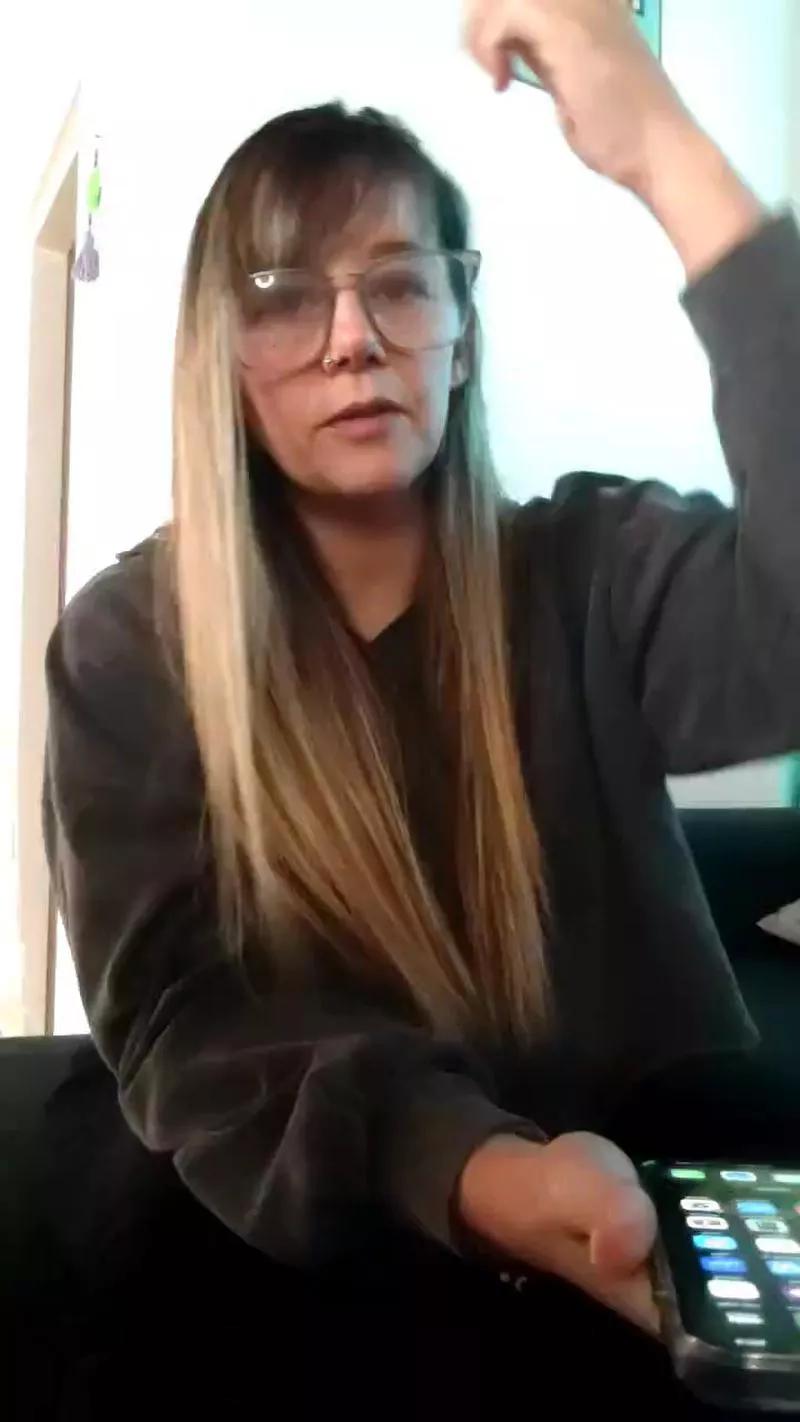 TheQueenMilf on Cam4 