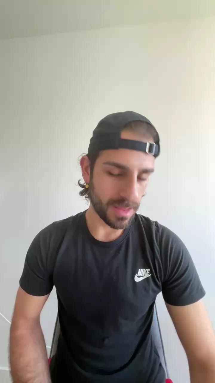 TonyH19 on Cam4 