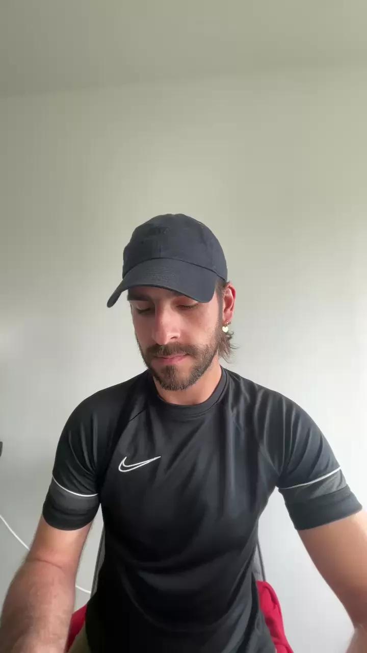 TonyH19 on Cam4 