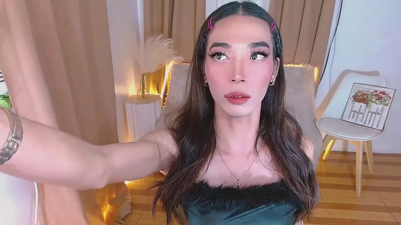 urlovelyalixza on Cam4