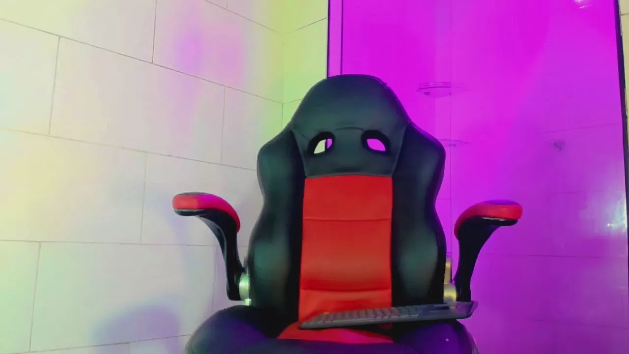 valentina_kiss1 —  #blowjob #spanking #anal #amateur #feet #ass #cum