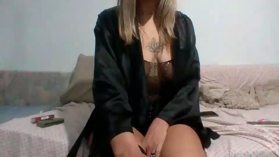 Violetta2022 on Cam4 
