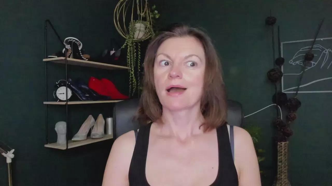 Vivian_Heart on Cam4 