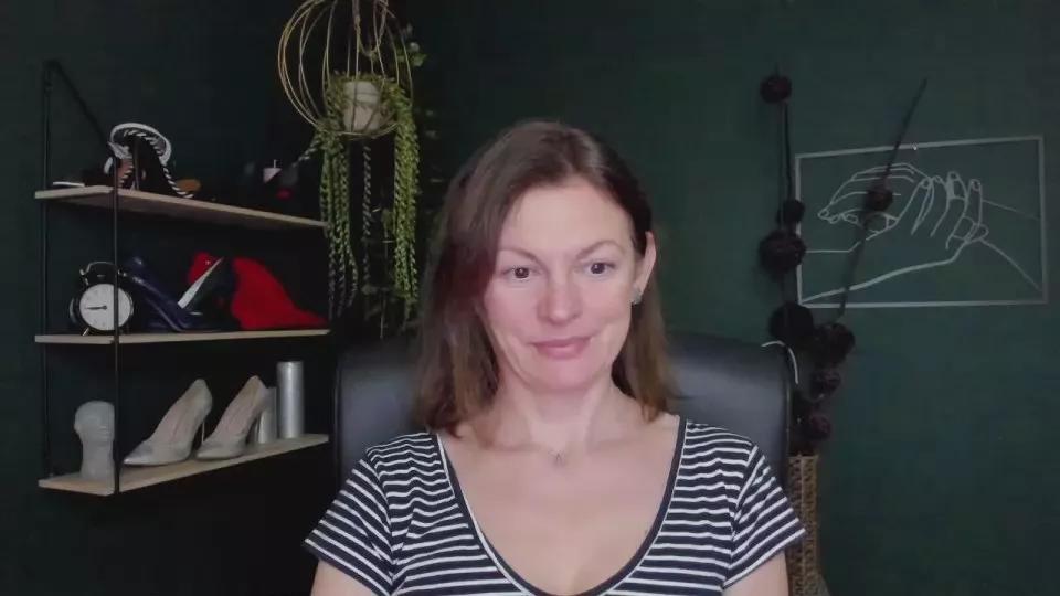 Vivian_Heart on Cam4 