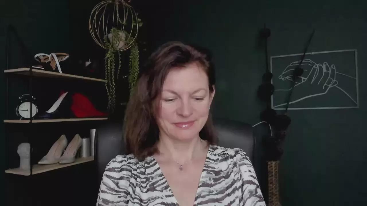 Vivian_Heart on Cam4 