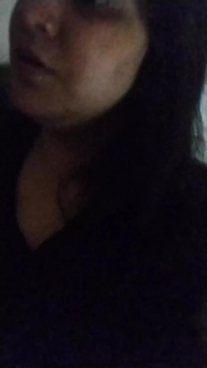 WineBee on Cam4 