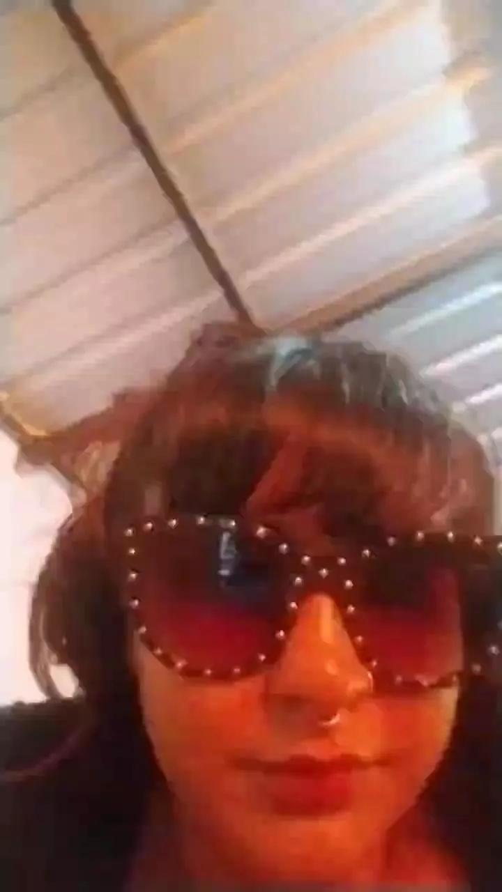 WineBee on Cam4 