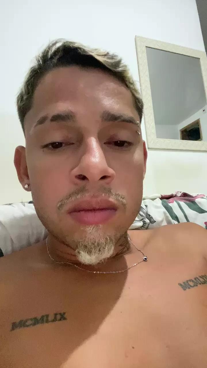 young_safado on Cam4 