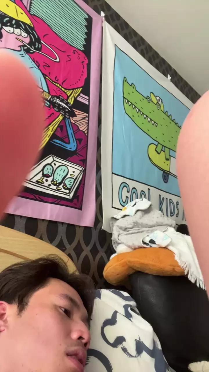 Zhzhbobo on Cam4 