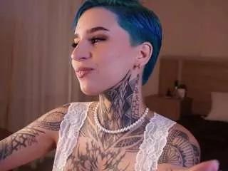 alicee-love on CamSoda 