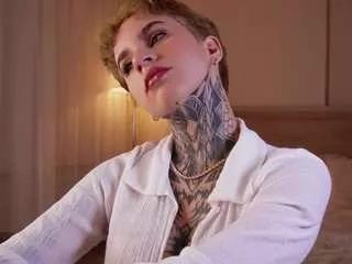 alicee-love on CamSoda 