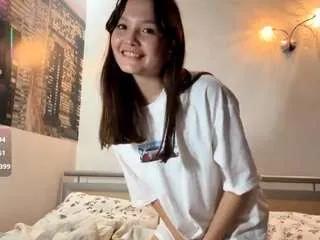 hanaloffier — lick lips close to cam! [15 tokens remaining]