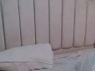 laura-d — cum big show squirt [1000 tokens remaining]