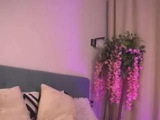 louisemiler — make me cum with sperm [195 tokens remaining]