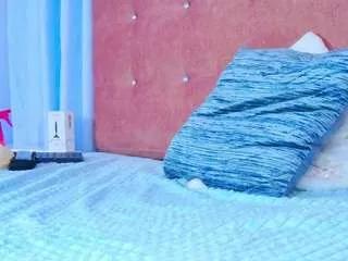 snowwhithe — ride dildo and cum [80 tokens remaining]