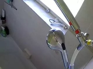 voyeurcam-charleys-bathroom — twerk in the shower [100 tokens remaining]