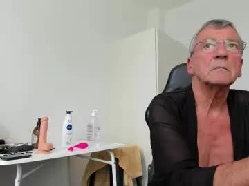 200gentleman on Chaturbate 