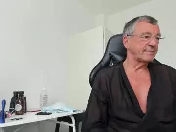 200gentleman on Chaturbate 