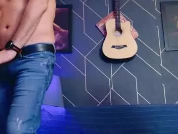 aaronbomer on Chaturbate 