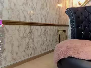 Freechat adelinemoretti on Chaturbate