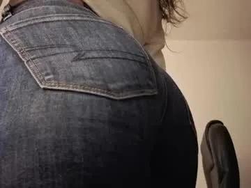 almma_ on Chaturbate 