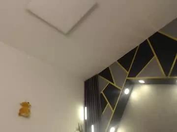 almma_ on Chaturbate 