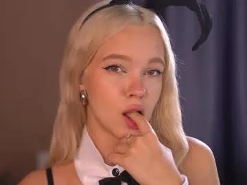 boobybliss — Goal: Mwah!  A lipstick-smudged kiss just for ya, puddin'! I'm Alina and I'm #18, very #skinny and #shy with #bigboobs and #bigass [26 tokens remaining]