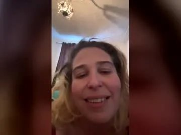 bubblya — Bubbly's 20 minutes alone at home. #french #cutesmile #thick # milf #bbw #yap