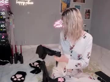 Chaturbate careful_i_bite is Freechat careful_i_bite — Welcome)  Squirt shw!  #tall #young #18 #teen #squirt