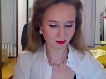 classyinna on Chaturbate