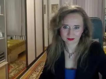 classyinna on Chaturbate