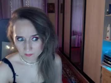 classyinna on Chaturbate