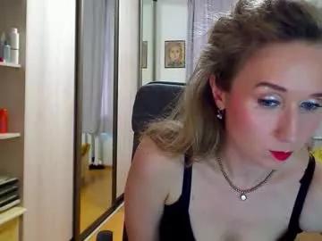 classyinna on Chaturbate