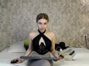 ellamilla on Chaturbate 