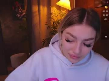 ellamilla on Chaturbate 