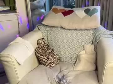 gl1tter_barbie on Chaturbate 