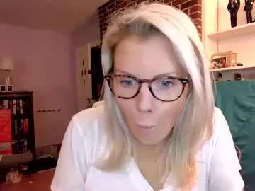 holly_bourbon on Chaturbate 