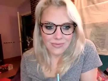 holly_bourbon on Chaturbate 