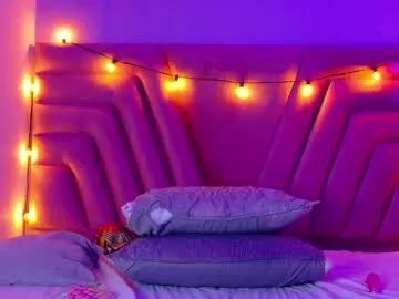 innocenthazel on Chaturbate