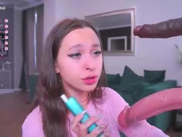 karolineneuer on Chaturbate 
