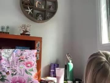 Freechat kittengirlxo on Chaturbate