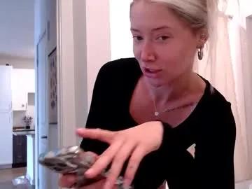 Chaturbate lilyyymonroee is Freechat lilyyymonroee — bath timeeee #petite #blonde #natural