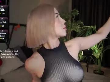 lindathacker — Current Goal: squats + bottom view at 555 tokens -- Next Goal: abs flex + handbra -- #leggings #fit #feet #muscle #nonude