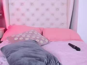 melanie__hills on Chaturbate