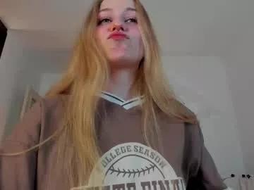 mia_meows on Chaturbate