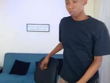 miiloo18 on Chaturbate 