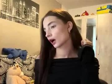minhblomme — Goal: HandBra <3: Hi, I'm #new here  #shy #cute #18 #teen [214 tokens remaining]