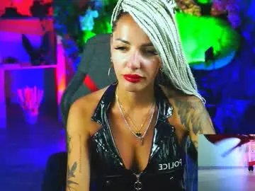 monicamaxwel's avatar